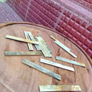 Nudos y Sellos de Guitarra de Cuerno de Búfalo de Alta Calidad - Product Image 1