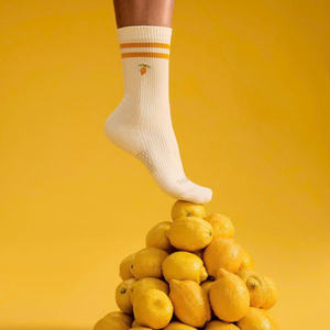 Chaussettes vintage bleues à motif lapin brodé, en coton doux, tricot côtelé, style streetwear, usage quotidien, confortables, tendance, accessoire de mode - Product Image 2