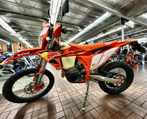 OFERTA AL POR MAYOR: Motocicleta Enduro KTM 500 EXC-F CHAMPION.Edition 2025 de 6 Velocidades, 100% Auténtica - Product Image 5