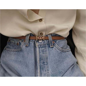 Ceinture fine en cuir de vache avec boucle dorée - Product Image 1