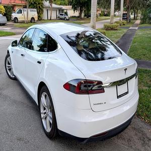 Alerte Offre Exceptionnelle! Tesla Model S 2015 Super Propre, Batterie 70 kWh, Propulsion Arrière, Automatique, Berline de Luxe Blanche - Product Image 2