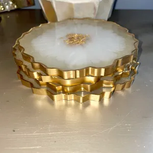 ถาดทำจากเรซินลายหินอ่อนพร้อมจานรองแก้วจัดวางอย่างมีสไตล์สำหรับเคาน์เตอร์แต่งหน้าถาดโต๊ะเครื่องแป้งทำด้วยมือทำจากเรซินเหมาะสำหรับใส่เครื่องประดับ - Product Image 2