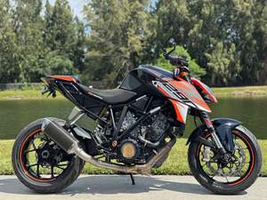 KTM 1290 Super Duke R usada del 2018 disponible - Product Image 2