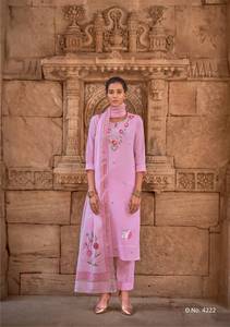 Collection Kurti Bottom & Dupatta de broderie en coton de qualité supérieure pour vêtements de fête vêtements indiens et pakistanais - Product Image 4