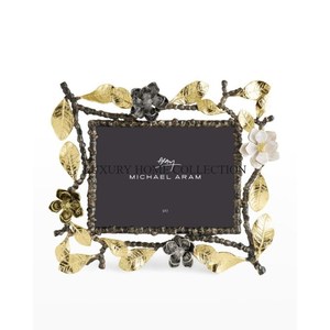 Handcrafted Aluminum and Metal Photo <b>Frames</b> Featuring Detailed Carvings to Elevate Your <b>Living</b> <b>Room</b> with Timeless Elegance - Product Image 5