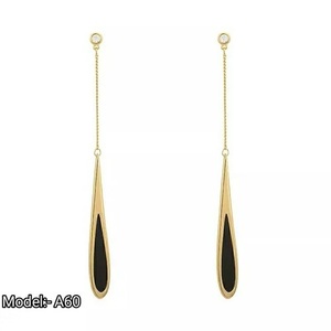 Boucles d'oreilles en alliage de zinc à la mode d'approvisionnement direct d'usine pour les oreilles sensibles pour les boutiques et les boutiques de cadeaux disponibles à la vente - Product Image 1