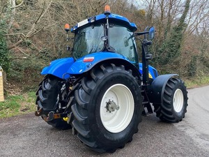 Tractor nuevo y holandés T6070 usado al por mayor a la venta - Product Image 5