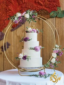 Soporte decorativo único para pastel de arco elegante con colocación de madera y soporte metálico de alta calidad tema romántico con decoración de flores - Product Image 2