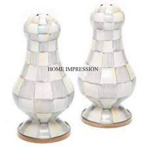 Moulin à sel et poivre en aluminium moulé couleur argent fini brillant poli avec base en bois Accessoires de vaisselle Fournitures - Product Image 2