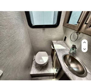 Camping-car à moteur à essence de classe A, modèle Thor Freedom Traveler A28, occasion, état neuf, 2023 - Product Image 6