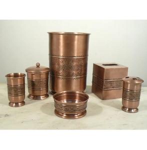 Ensembles de salle de bain en métal au design impressionnant en or fini ensemble de bain corbeilles distributeur de porte-savon pompe porte-brosse à dents - Product Image 3