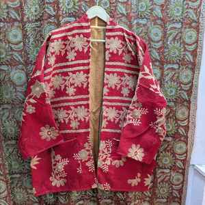 Veste Gudari faite à la main pour femmes en coton épais Kantha Style indien assortie veste en cuir ethnique réversible vintage - Product Image 3