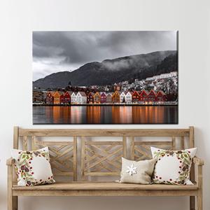Lienzo Impreso: Arte Costero Noruego, Encanto Colorido de Bergen, 1P: Enmarcado en Galería - Product Image 1