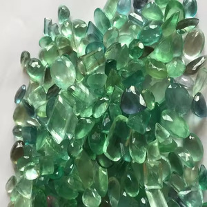 อัญมณีฟลูออไรต์ธรรมชาติเกรด AAA ที่มีสีเขียวสดใสและมีความคมชัดและคุณภาพสูงหินหลวมที่ได้รับการรับรองจาก IGI - Product Image 3