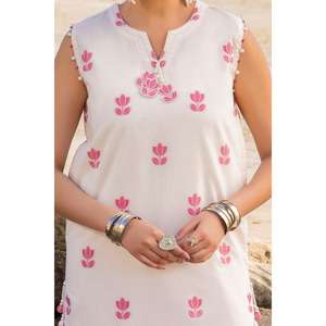 ชุดสูทแจ็คการ์ด 2 ชิ้น สีชมพูและสีเบจสำหรับผู้หญิง ผ้าเครปปักลาย ท่อนบนแบบยังไม่เย็บติดกัน - Product Image 6