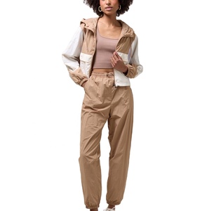 Vêtements pour femmes vente en gros ensemble de sweat à capuche zippé coupe-vent en nylon personnalisé costumes de jogging 2026 - Product Image 3