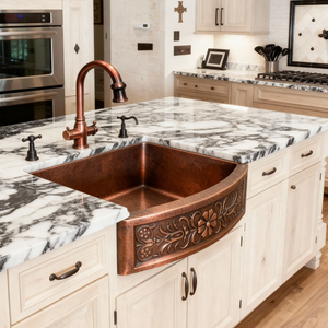 Lavello in Rame Artigianale Curvo con Frontale a Grembiule, Texture Martellata, Vasca Singola, Design di Lusso, Installazione Sottopiano in Ottone - Product Image 4