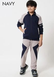 Design personnalisé Extérieur 100% Polyester DWR Ripstop Veste de course légère de haute qualité pour hommes Élégant - Product Image 4