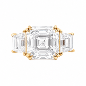 Bague à trois pierres en diamant de laboratoire taille Asscher certifié IGI de 5,00 carats F VVS2 avec pierres latérales trapézoïdales, bague de fiançailles classique - Product Image 5