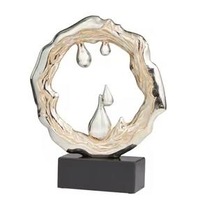 Sculpture décorative en forme de vague océanique en aluminium avec ornement de pièce maîtresse à base noire en finition argentée - Product Image 6