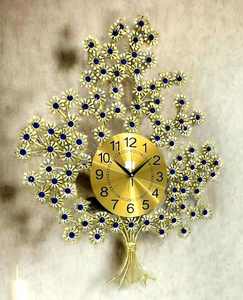 Reloj de pared de latón clásico de suministro al por mayor para pasillos o cocinas y salones uso disponible en Worldwide Supply - Product Image 1