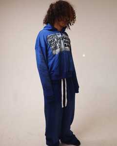 Conjunto Deportivo Azul Estilo Hermandad Griega, Moderno, Cómodo, Perfecto para Uso Casual y para Mostrar el Orgullo de la Hermandad - Product Image 3