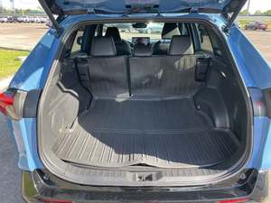 SUV hybride compact d'occasion 2024, finition XSE, transmission intégrale - Product Image 3
