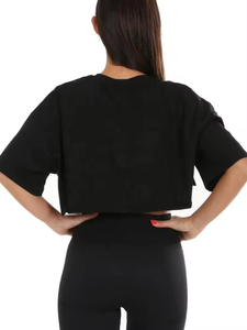 Venta al por mayor de alta calidad verano mujeres deportes crop top fabricantes de ropa Lisa logotipo personalizado 180g recortada camiseta para las mujeres - Product Image 5