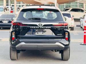 2025 Toyo Ta Urban Cruiser GLX 1.5L motore a benzina nuovissimi sedili in pelle scuri I-Force Max auto usate automatiche Premium - Product Image 3