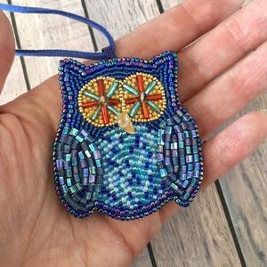 Breloques en verre brodées à la main pour sacs et porte-clés - Accessoires durables, imperméables, écologiques et de style classique - Product Image 4