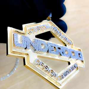 Colgante de Letra Inicial con Corona de Moissanita de 4.50 Ct Chapado en Oro Amarillo de 18K, Joyería de Regalo para Niños Estilo Hip Hop - Product Image 1