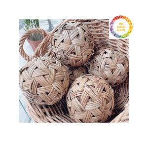 Orbes en rotin vietnamien artisanal décor tissé à la main durable - Product Image 1