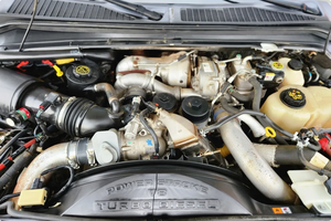 LISTO PARA CONDUCIR - USADO, VOLANTE A LA IZQUIERDA |   Ford F-450 Super Duty King Ranch Crew Cab Power 4x4 FX4 2010 - Product Image 5