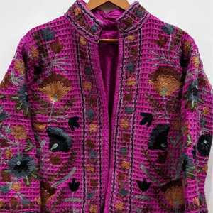 Rose fait à la main gaufré TNT Vintage Suzani hiver veste courte hiver brodé veste fête porter veste taille unique - Product Image 1