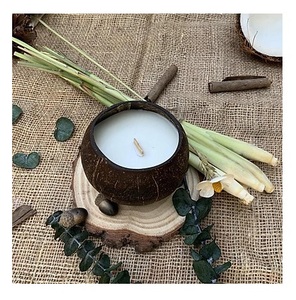Bougie en cire de soja senteurs personnalisées en coquille de noix de coco, emballage de logo personnalisé cadeau d'aromathérapie fait à la main échantillon gratuit décor de noix de coco fraîche - Product Image 3