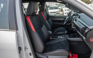รถยนต์มือสอง ปี 2022-2024 สำหรับ Hilux GR Sport เกียร์อัตโนมัติ 5 ประตู 5 ที่นั่ง SUV เบาะหนัง คุณภาพสูง พวงมาลัยซ้าย/ขวา - Product Image 4
