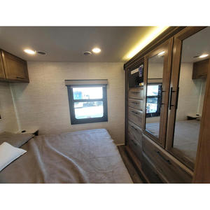 Autocaravana Usada en Tendencia, Greyhawk 33F Premium 2025, de Aluminio Gris, con Capacidad para 8 Personas - Product Image 5