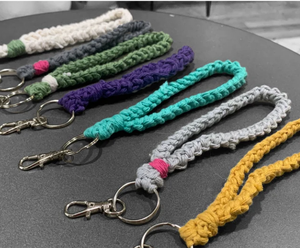 Porte-clés de cordon de coton fait à la main, cordon roumain, porte-clés avec fermoir mousqueton, accessoire de sac à dos, porte-clés. - Product Image 5
