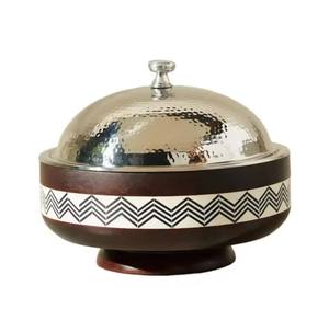 Casserole Heritage en métal artisanal de forme ronde idéale pour une utilisation élégante sur la table inspirée de l'artisanat du Moyen-Orient - Product Image 4