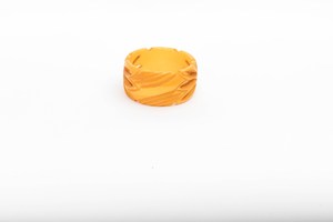 Bracelet jonc fantaisie vintage en résine acrylique jaune sculptée, motif floral, bijoux unisexe, joncs en résine, design large et élégant pour femme - Product Image 3