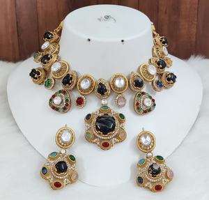 Conjunto de Collar de Primera Calidad Inspirado en Sabyasachi, Perfecto para Bodas, Celebraciones Festivas, Conjunto de Fiesta con Hermosas Piedras - Product Image 4