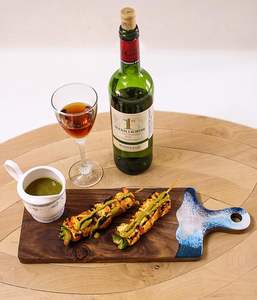 Fournisseur indien Planche à découper en résine unique pour la préparation des repas ou le service de collations disponible dans le monde entier Supply - Product Image 3