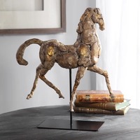 Sculpture en métal de cheval de haute qualité Ornement de table artistique artisanal Pièce maîtresse accrocheuse pour les espaces élégants