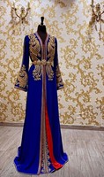 Kaftan traditionnel algérien, robe longue, couleurs vibrantes, imprimé floral, satin respirant, infroissable, col montant, naturel