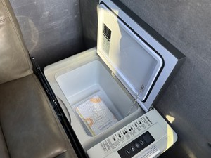 CAMPERA ME-RCE-DES-BE-NZ SP-RIN-TER 2013 ASEQUIBLE, TIPO RV, PARA TODAS LAS ESTACIONES, CON TRANSMISIÓN AUTOMÁTICA - Product Image 3