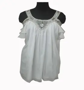 Blanco poli Georgette bordado cuello y manga Vestido corto túnica con cuentas de piedra bordado hombro frío vestido de fiesta corto