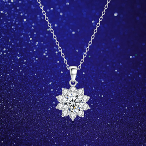 สร้อยคอจี้รูปเกล็ดหิมะประดับมอยส์ซาไนต์ - Product Image 3