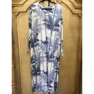 Robe Oasis Breeze, élégante tenue de plage pour le confort et le style - Product Image 1