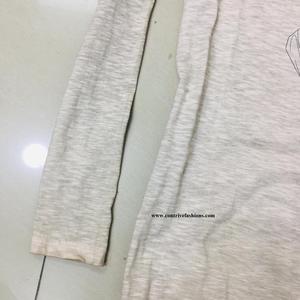 T-shirts pour femmes surdimensionnés de luxe avec logo personnalisé 2025, vert olive clair, tissus spéciaux antibactériens, col rond, 100% coton, lavé à la pierre - Product Image 4