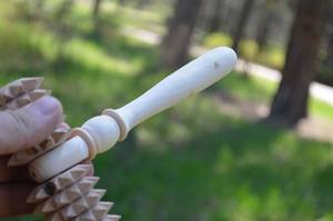 Meilleur dans le masseur à rouleau à main en bois de sésame artisanal en bois personnalisé - Product Image 3